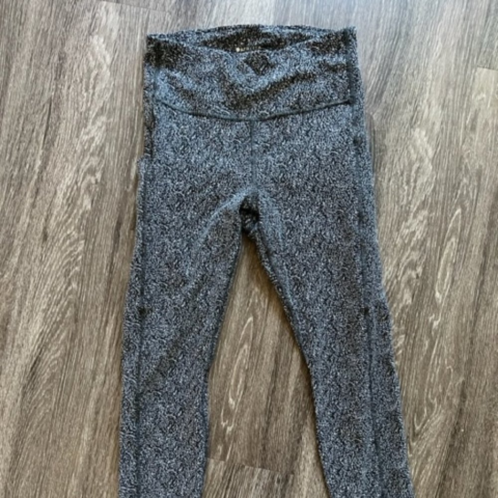 Athleta Ultimate Stash Textured 7/8 Tight Leggings - Small
